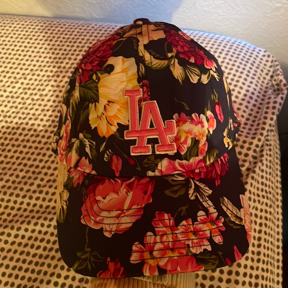 LA Dodgers Rare flower power woman baseball cap